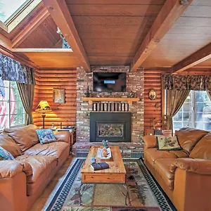 Smokeys Den South Tahoe Cabin With Hot Tub! Holiday home South Lake Tahoe